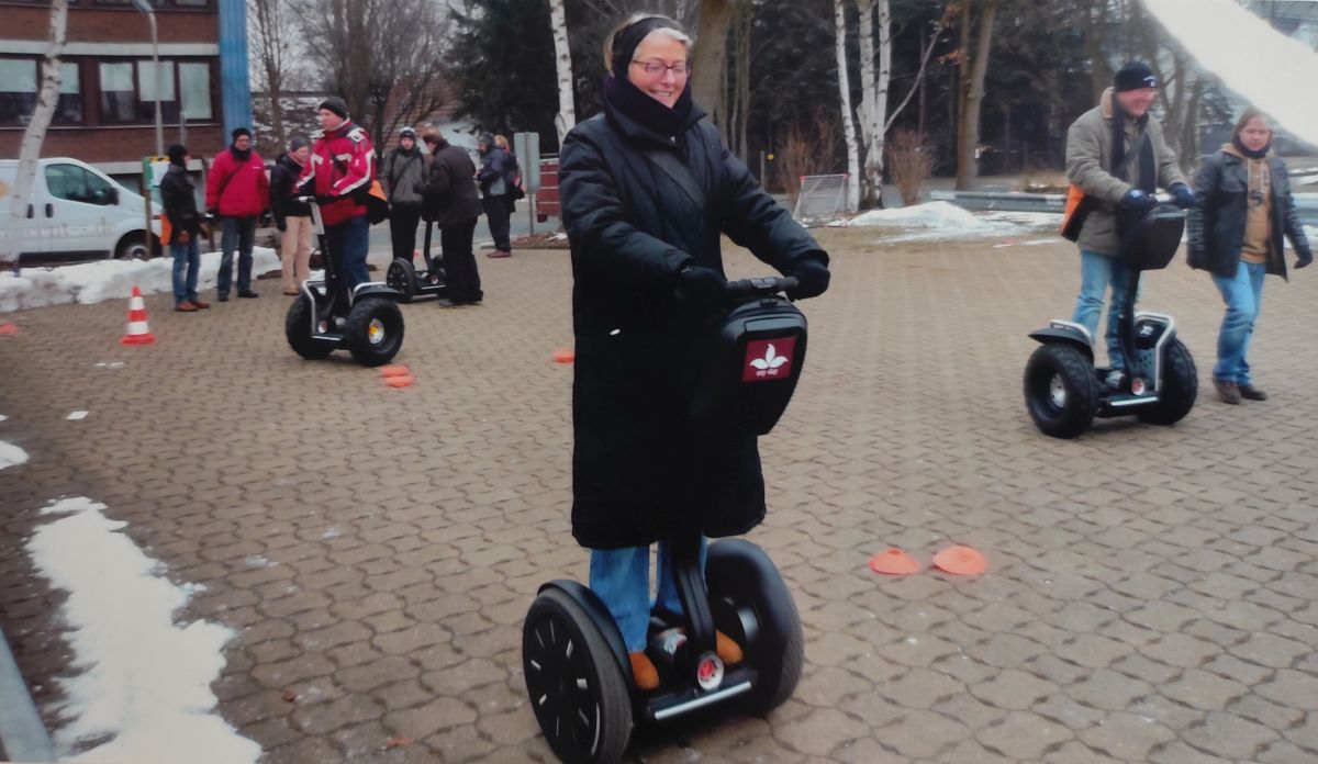 Christiane Grobbin auf einem Segway in Bremen beim Medienwvent